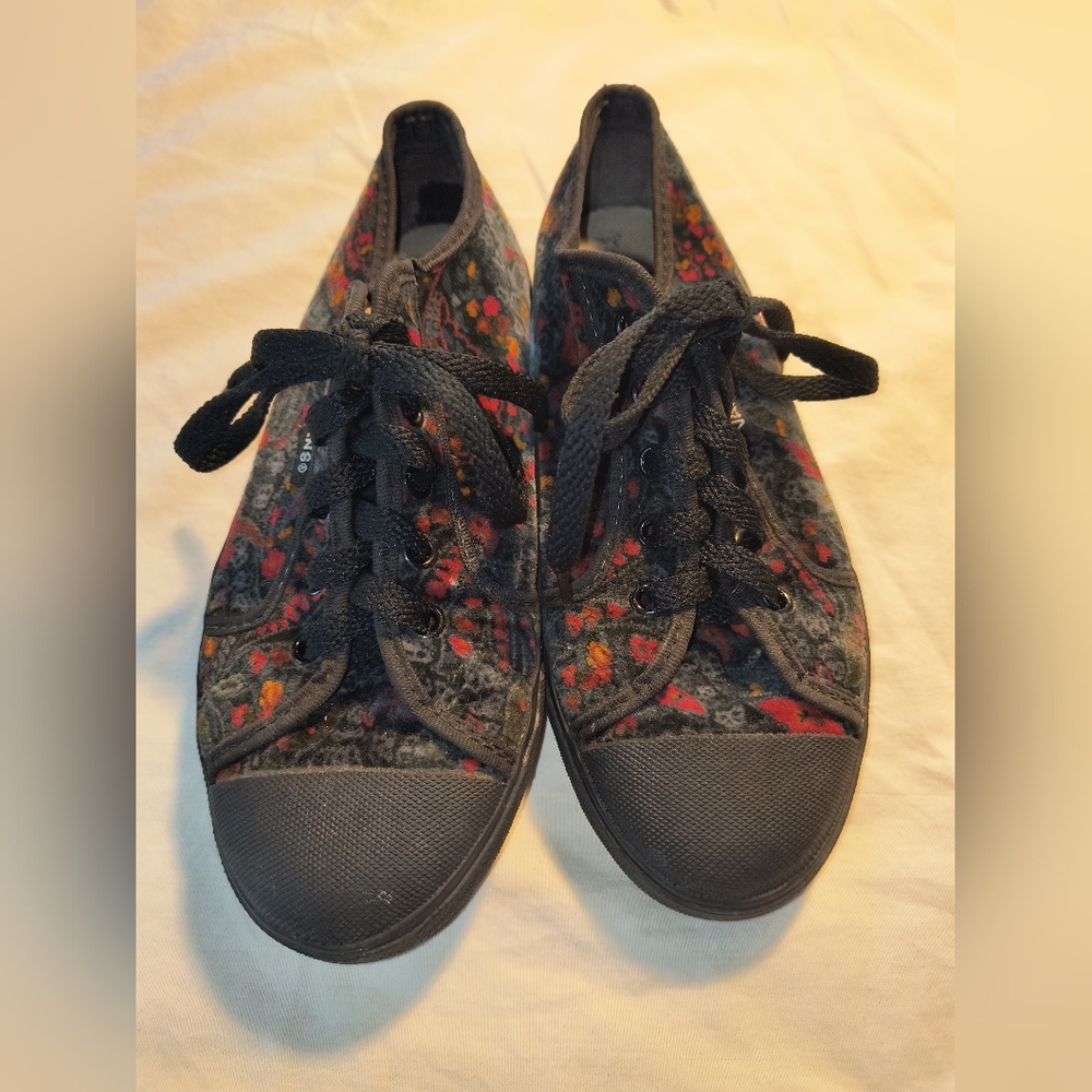 Vintage Made In USA Vans Women's Black Paisley Velvet Size 6